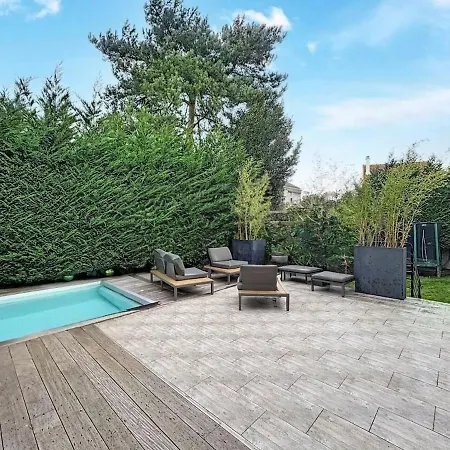 Villa Spacieuse Avec Piscine