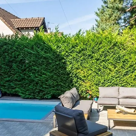Spacieuse Avec Piscine Вилла Yerres
